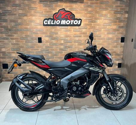 BAJAJ DOMINAR 160 